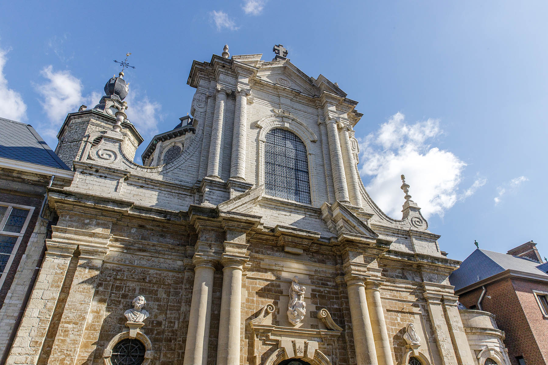 Onze-Lieve-Vrouw van Hanswijkbasiliek Mechelen (exterieur)