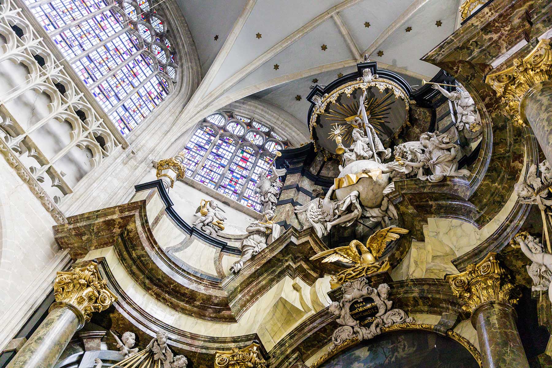 Onze-Lieve-Vrouw-over-de-Dijlekerk in Mechelen (interieur)