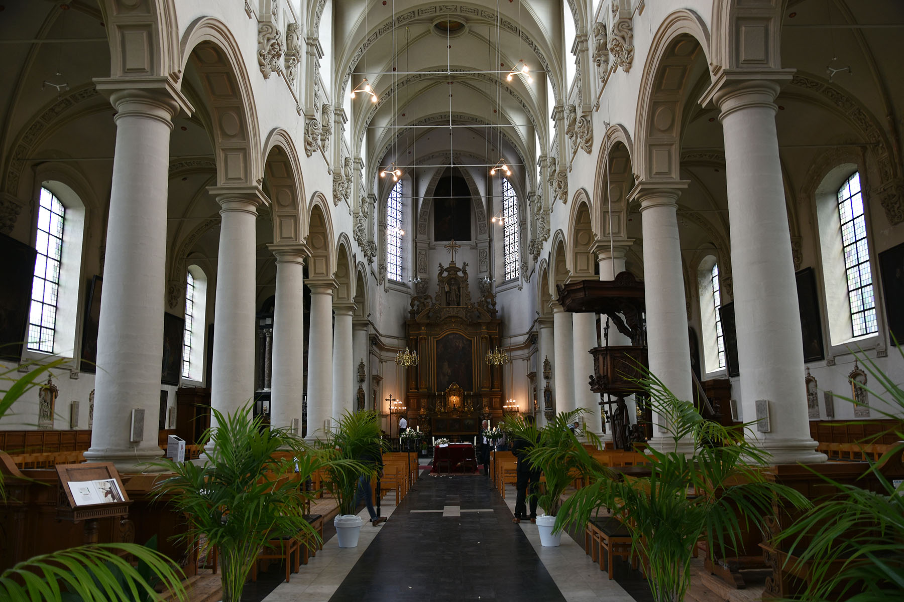 Onze-Lieve-Vrouw Presentatiekerk (Begijnhof) in Gent (interieur)