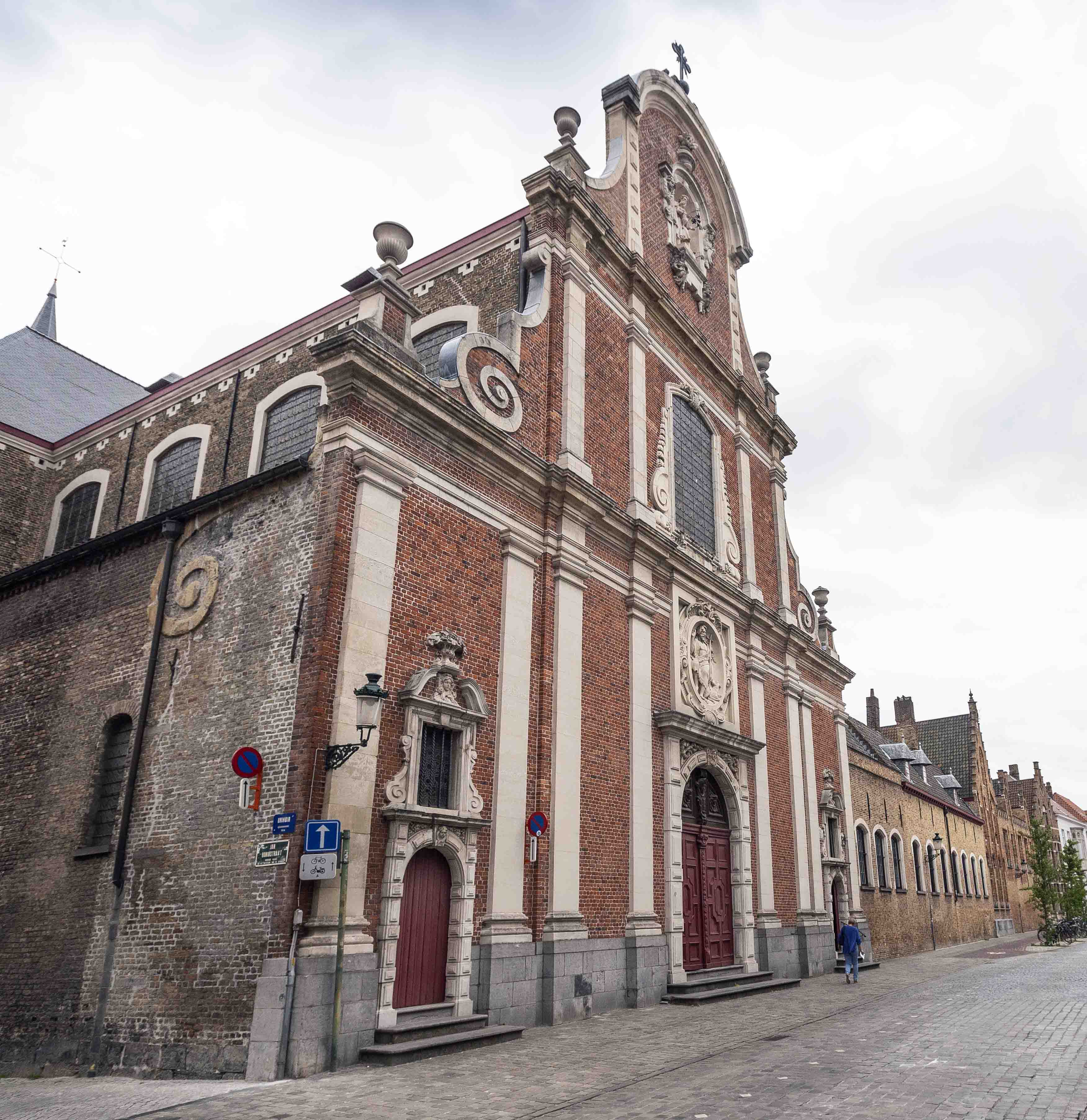 Kerk en het klooster van de Ongeschoeide Karmelieten 