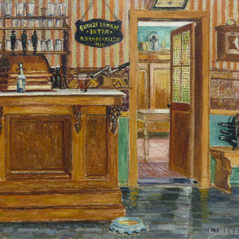 Gemälde einer alten Bar mit Holzregalen, Gläsern und Flaschen. Eine geöffnete Tür führt in einen anderen Raum. Warme, nostalgische Atmosphäre.